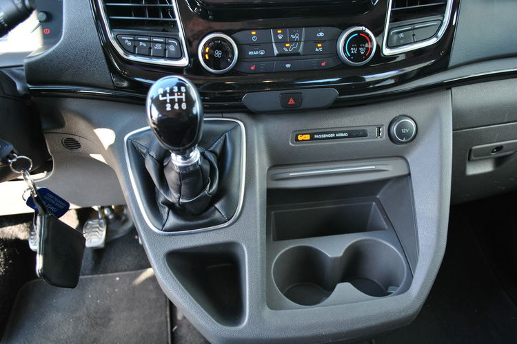 Tourneo Custom 2.0EcoBlue 185KM Hybrid M6 Sport 320L2 8-osobowy ASO Forda zdjęcie 22