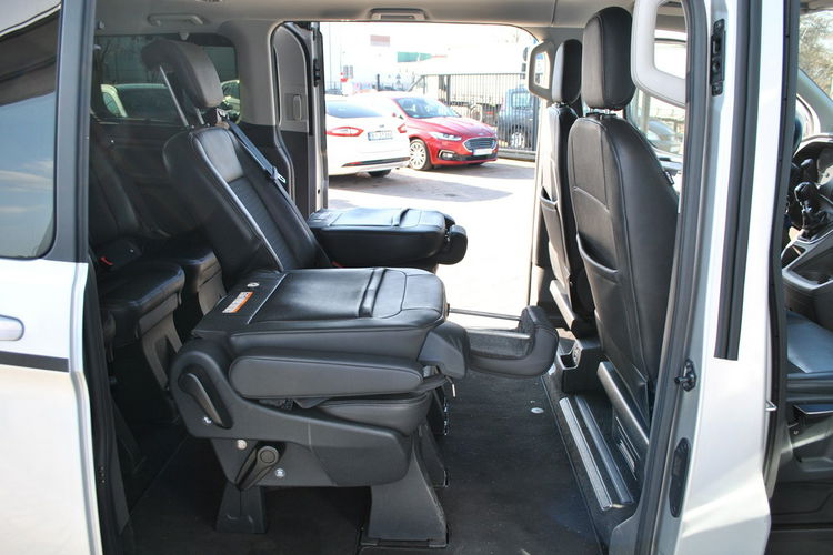 Tourneo Custom 2.0EcoBlue 185KM Hybrid M6 Sport 320L2 8-osobowy ASO Forda zdjęcie 27