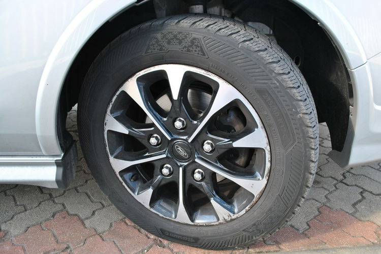 Tourneo Custom 2.0EcoBlue 185KM Hybrid M6 Sport 320L2 8-osobowy ASO Forda zdjęcie 33