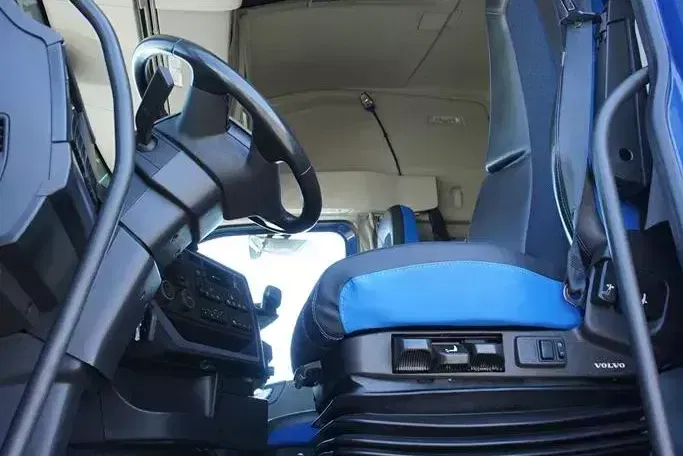 Volvo FH / 460 / ACC / EURO 6 / BDF / 7.15 , 7.45 , 7.82 M / NOWY MODEL zdjęcie 7
