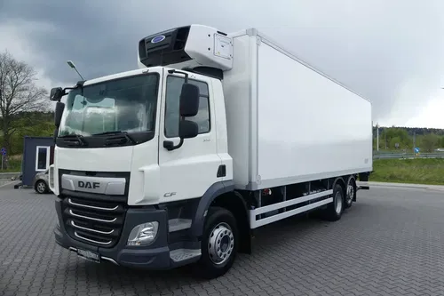 DAF CF 370 / 6x2 / CHŁODNIA 8.25 + WINDA / EURO 6 / 330 TYS KM /