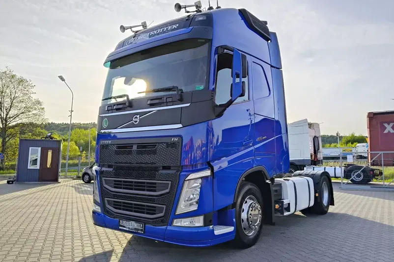 ciągnik siodłowy Volvo zdjęcie 1