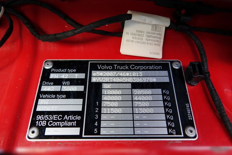 Volvo FH 500 / XXL / I-PARK COOL / I-SAVE / NOWY MODEL / OPONY 100% / PO ZŁOTYM KONTRAKCIE SERWISOWYM zdjęcie 37