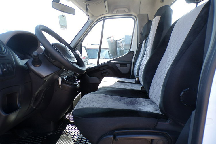 Renault Master auto pomoc auto laweta pomoc drogowa zdjęcie 3