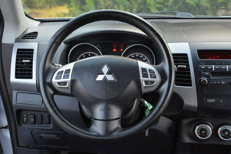 Outlander 2.0(147KM)Lift pół-Skóry Klima Hak ASO Mitsubishi do końca zdjęcie 25