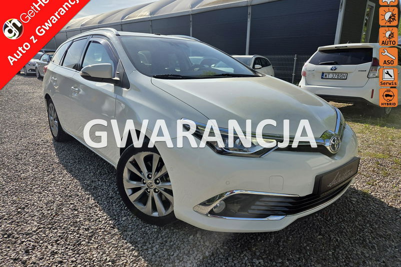 samochód osobowy Toyota zdjęcie 1