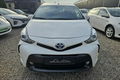 samochód osobowy Toyota zdjęcie 2