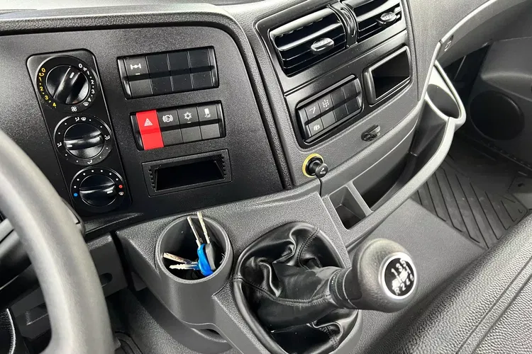 Mercedes ATEGO 818 4x2 zdjęcie 14