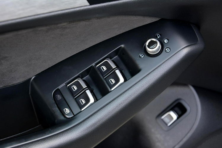 Audi Q5 3xS-Line Radar ACC Skóry Navi Bi-Xenon Ledy Alu19 El.klapa ASO zdjęcie 33