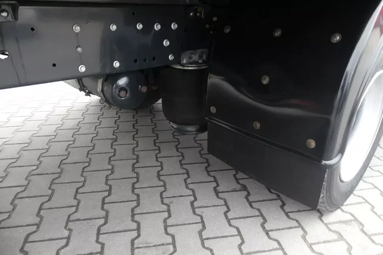 Iveco EURO CARGO 120-220 / KONTENER 7.30 + WINDA / EURO 6 / NISKI PRZEBIEG / zdjęcie 25