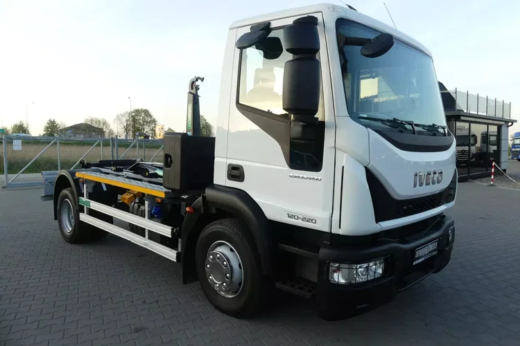 Iveco EUROCARGO 120E-220 / HAKOWIEC / EURO 6 / NISKI PRZEBIEG / MANUAL / zdjęcie 13