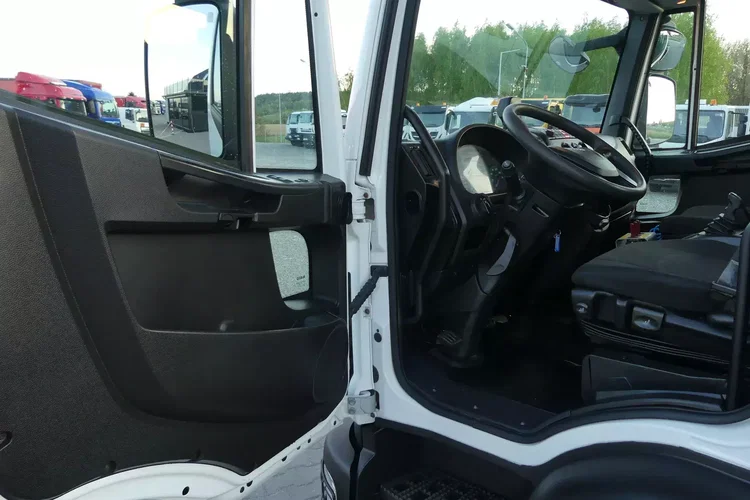 Iveco EUROCARGO 120E-220 / HAKOWIEC / EURO 6 / NISKI PRZEBIEG / MANUAL / zdjęcie 20