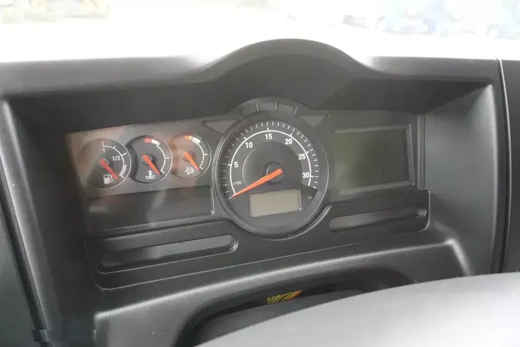 Renault D13 / 140 tys. km / Chłodnia hakowa / Thermoking T800R / 2 sztuki zdjęcie 18