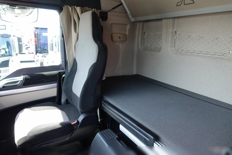 MAN TGX 26.460 / ZESTAW TANDEM PRZEJAZDOWY / 120 M3 / 2018 / EURO 6 / PO KONTRAKCIE SERWISOWYM zdjęcie 40