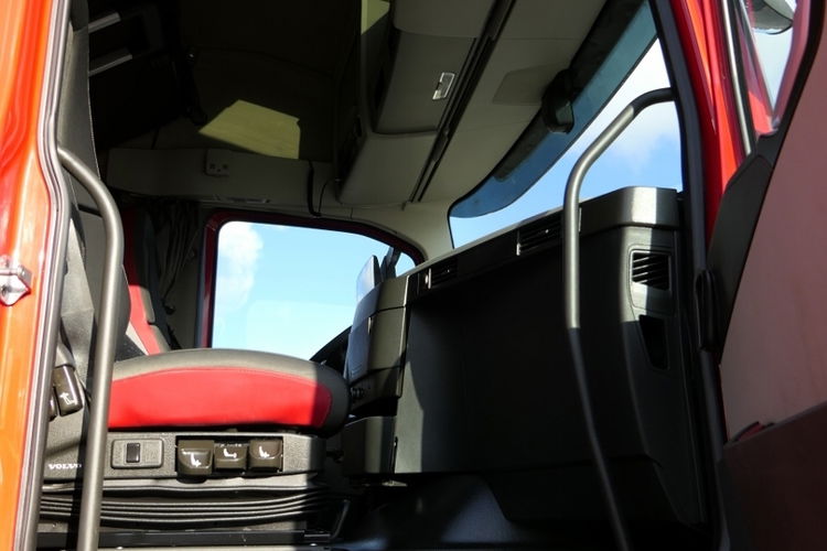 Volvo FH 460  / ZESTAW TANDEM 120 M3 / KLIMA POSTOJOWA / WIELTON / PRZEJAZDOWY / 2021 ROK / PO ZŁOTYM KONTRAKCIE SERWISOWYM  zdjęcie 74