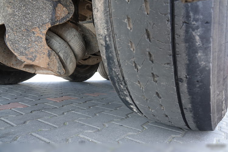 BENALU WYWROTKA / 28 m3 / ALUMINIOWA / OŚ PODNOSZONA / SAF / ALUFELGI / 5 100 KG / SPROWADZONA zdjęcie 16