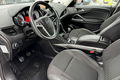 samochód osobowy Opel zdjęcie 12