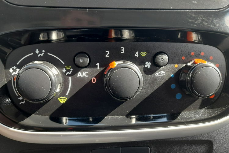 Renault Trafic Zarejestrowany i ubezpieczony, kamera cofania, klima, nawigacja. zdjęcie 12