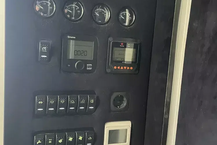 MAN TGL 12.250/ KONIOWÓZ- ROELOFSEN/ 4 KONIE/ zdjęcie 15