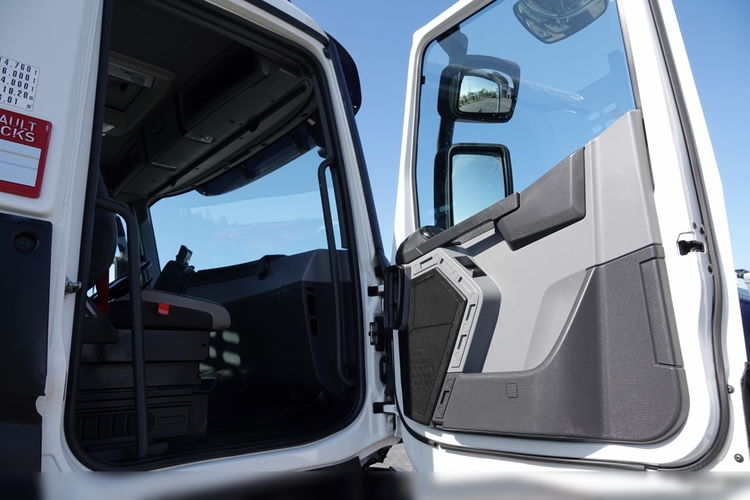 Renault C 380 / 6x4 / SKRZYNIOWY 6.85 m / + HDS HIAB 188 x-hiduo wysów: 12, 5 M / STEROWANIE RADIOWE / 2016 ROK / EURO 6 zdjęcie 37