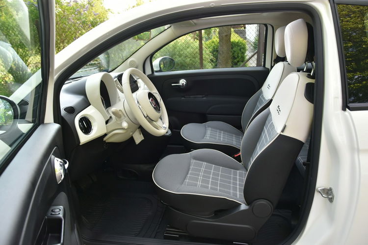 Fiat 500 1.2 70KM Automat 2020r. Polski SALON Lounge Panorama LED Klima zdjęcie 13