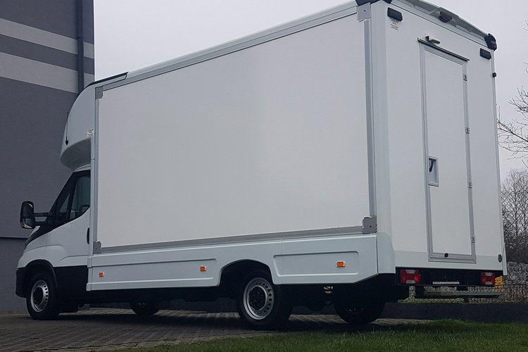 Iveco Daily KONTENER NISKOPODŁOGOWY 4.43x2.23x2.42 SKLEP BAR FOODTRUCK KAMPER AC zdjęcie 28