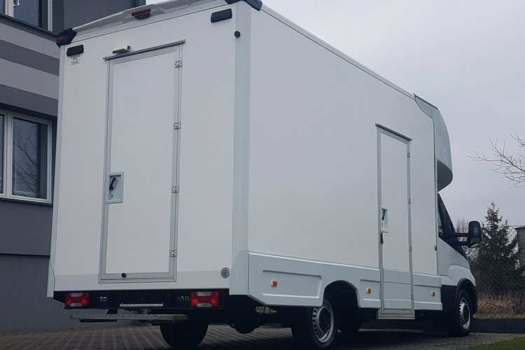 Iveco Daily KONTENER NISKOPODŁOGOWY 4.43x2.23x2.42 SKLEP BAR FOODTRUCK KAMPER AC zdjęcie 29