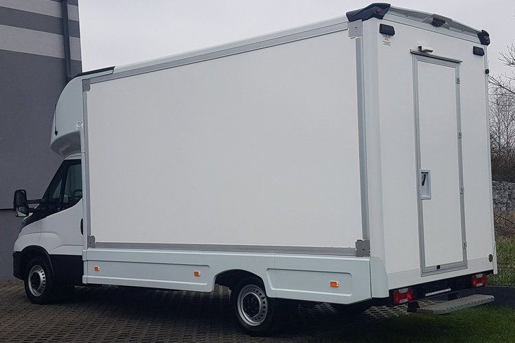 Iveco Daily KONTENER NISKOPODŁOGOWY 4.43x2.23x2.42 SKLEP BAR FOODTRUCK KAMPER AC zdjęcie 3
