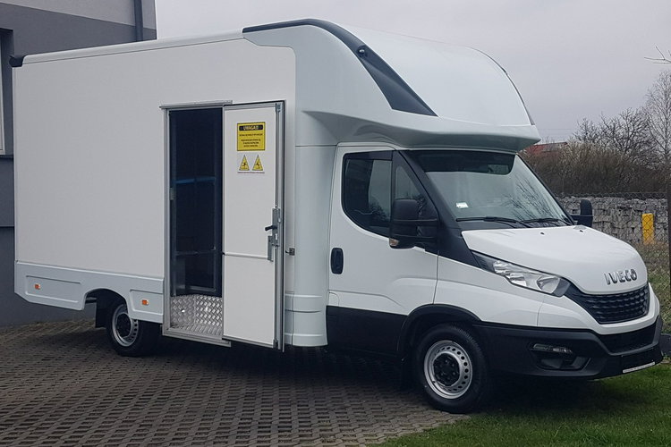 Iveco Daily KONTENER NISKOPODŁOGOWY 4.43x2.23x2.42 SKLEP BAR FOODTRUCK KAMPER AC zdjęcie 38