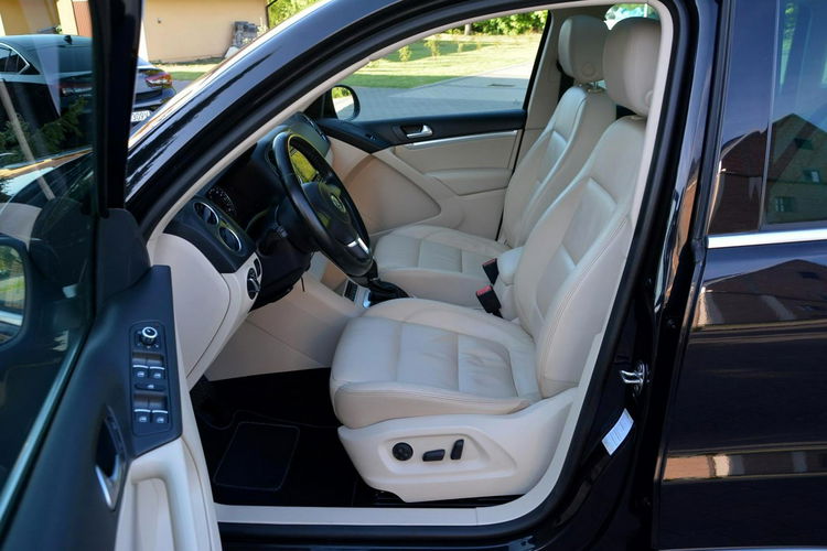 Volkswagen Tiguan 4-Motion Panorama Skóry Ledy Bi-xenony Navi Kamera 2xParktr. Hak zdjęcie 20
