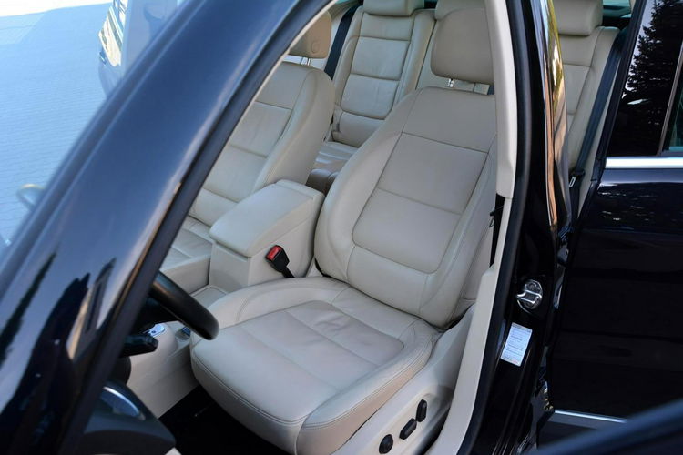 Volkswagen Tiguan 4-Motion Panorama Skóry Ledy Bi-xenony Navi Kamera 2xParktr. Hak zdjęcie 21
