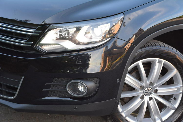 Volkswagen Tiguan 4-Motion Panorama Skóry Ledy Bi-xenony Navi Kamera 2xParktr. Hak zdjęcie 5