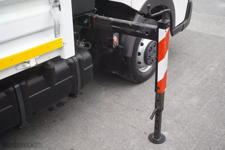 Renault Maxity 140DXI / 40 tys. km / HDS Maxilift 1 t. zdjęcie 17