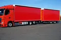 samochód ciężarowy Mercedes zdjęcie 3