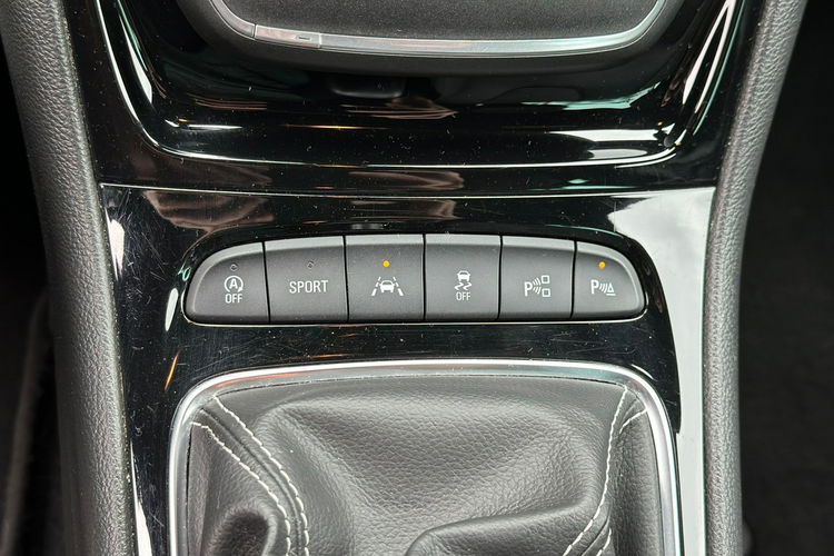 Opel Astra 1.6 Turbo Dynamic zdjęcie 26