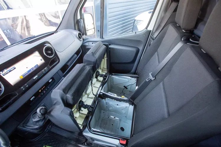 Mercedes Sprinter 317 L4H2 EKSTRA DŁUGI 15, 5 m3 zdjęcie 24