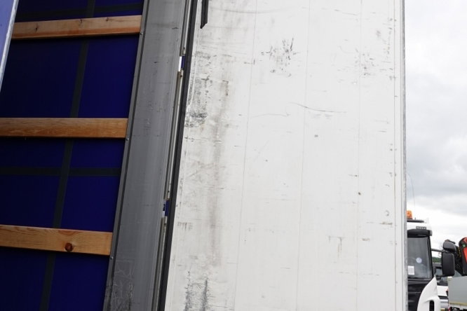 Fruehauf / FIRANKA / MEGA / LOW DECK /  BARDZO MOCNA PODŁOGA SZYNA-DESKA / SAF / DACH PODNOSZONY / SPROWADZONA zdjęcie 14