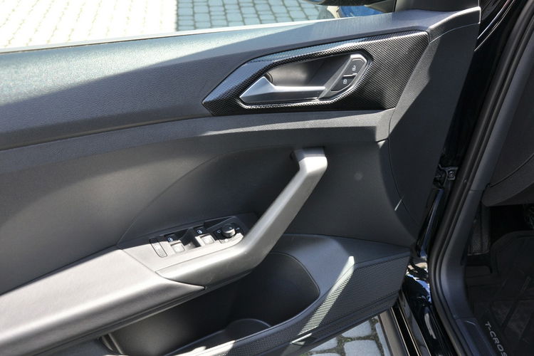 Volkswagen T-Cross 1.0TSI 95KM Manual Life Kamera Czujniki Gwarancja PL Salon FV23% zdjęcie 10