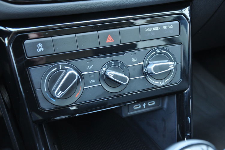 Volkswagen T-Cross 1.0TSI 95KM Manual Life Kamera Czujniki Gwarancja PL Salon FV23% zdjęcie 20