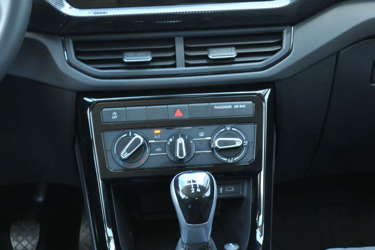 Volkswagen T-Cross 1.0TSI 95KM Manual Life Kamera Czujniki Gwarancja PL Salon FV23% zdjęcie 24