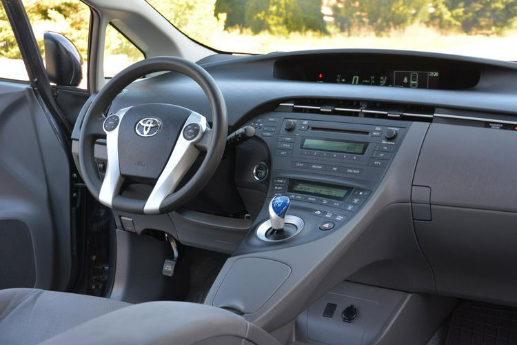 Toyota Prius 166 przebieg I-właściciel Klimatronic Head Up Keyless go z Niemiec zdjęcie 19