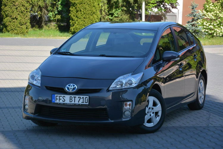Toyota Prius 166 przebieg I-właściciel Klimatronic Head Up Keyless go z Niemiec zdjęcie 2