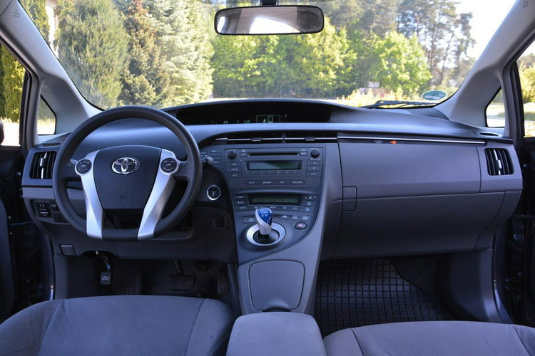 Toyota Prius 166 przebieg I-właściciel Klimatronic Head Up Keyless go z Niemiec zdjęcie 25