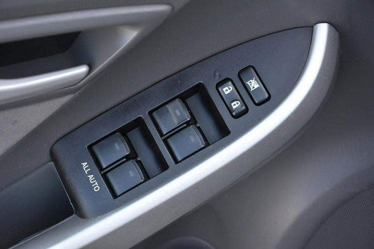 Toyota Prius 166 przebieg I-właściciel Klimatronic Head Up Keyless go z Niemiec zdjęcie 26