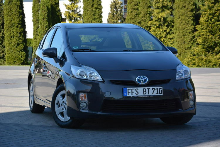 Toyota Prius 166 przebieg I-właściciel Klimatronic Head Up Keyless go z Niemiec zdjęcie 8