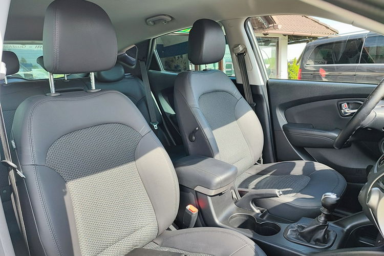 Hyundai ix35 2.0 CRDI + Style AWD (4x4) + pełny serwis ASO zdjęcie 9