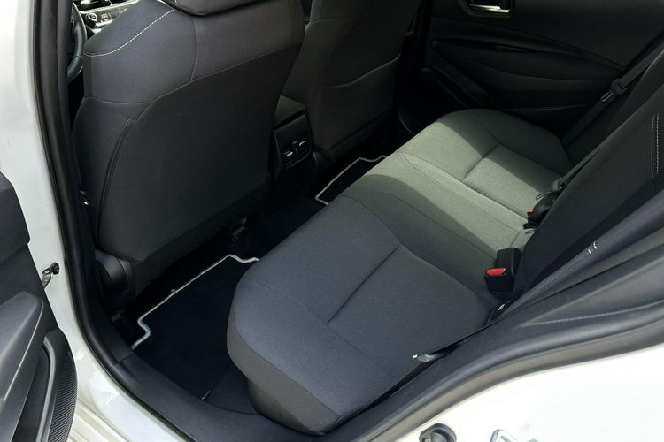 Toyota Corolla 1.8 Hybrid 122KM COMFORT, salon Polska, gwarancja zdjęcie 13