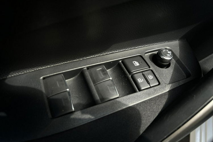 Toyota Corolla 1.8 Hybrid 122KM COMFORT, salon Polska, gwarancja zdjęcie 19