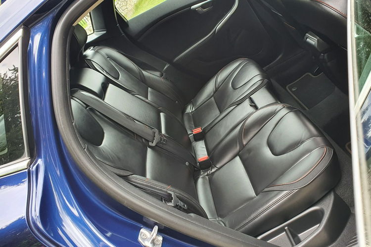 Volvo V40 2.0 D2 120KM # Ocean Race # NAVI # Xenon # Panorama # Skóra # IGŁA zdjęcie 10