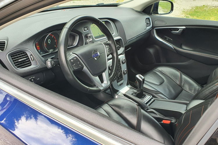 Volvo V40 2.0 D2 120KM # Ocean Race # NAVI # Xenon # Panorama # Skóra # IGŁA zdjęcie 11